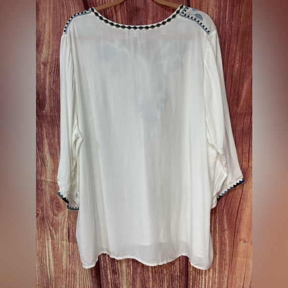 C&C California white and blue floral embroidery boho flowy women’s blouse 1X - Picture 13 of 17